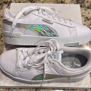 Puma Kids Sneakers White with Holographic Accents new 4.5c